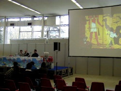 La conferenza di Goria su Jacobs a Torino Comics 2000, immortalata per un sito specialistico belga - click